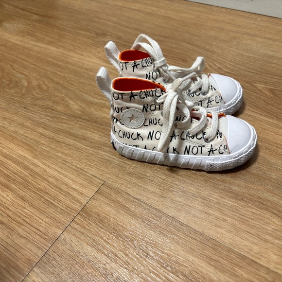 Convers: Chucks - Picture 2 of 7